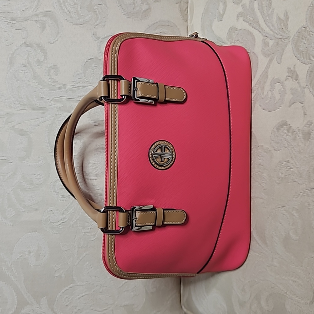 Giani Bernini pink and tan color